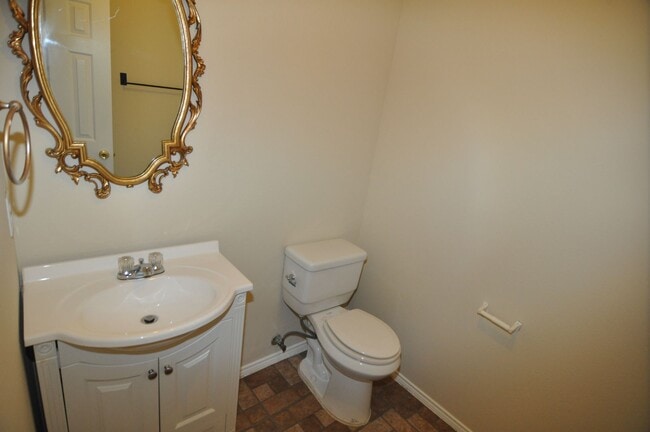 Building Photo - Traditional 5-3-2 in the heart of Roanoke!