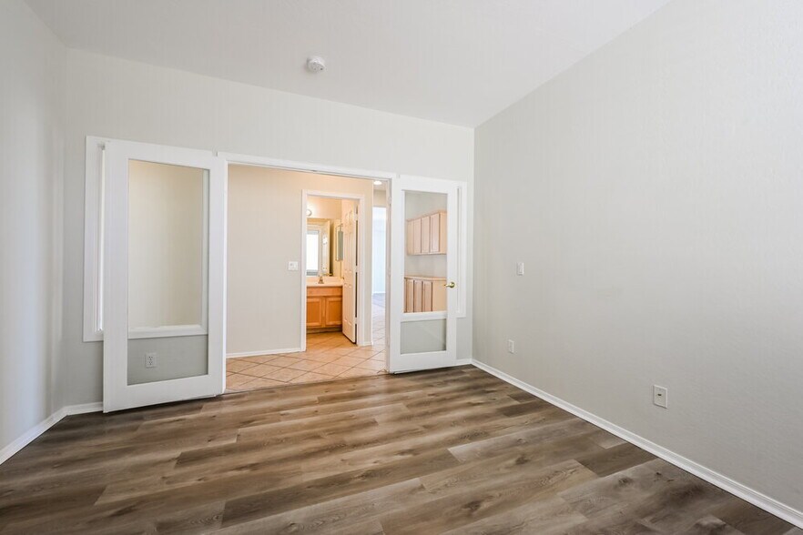 Building Photo - 2621 W Medinah Way