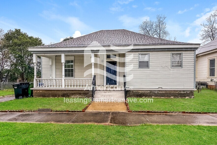 Primary Photo - 3513 3rd Ave