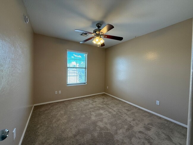 Building Photo - San Tan Valley 4Bd/2.5Ba, 2044 sqft, Skyli...