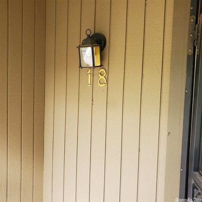 Building Photo - 1201 N Pierce St