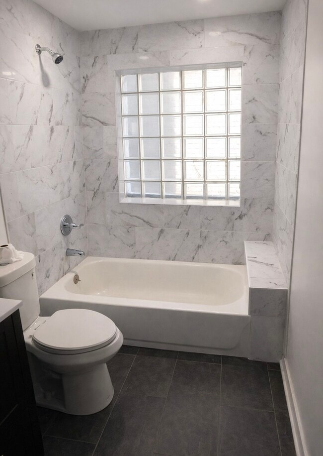 Building Photo - 4519 W Thomas St