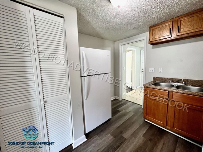 Building Photo - Adorable, fully renovated 3 bedroom / 1 ba...