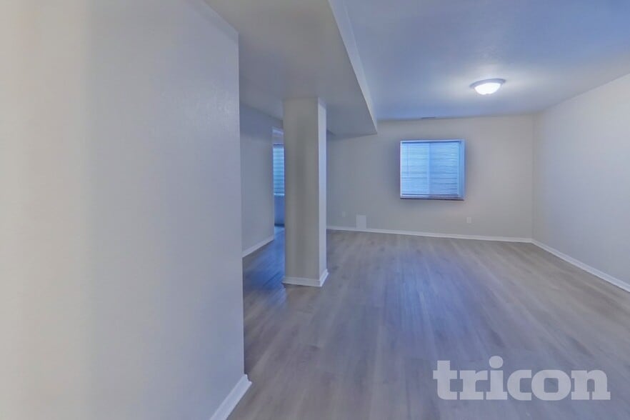 Building Photo - 6427 Jules Dr