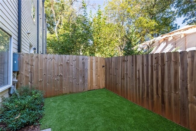 Building Photo - 1438 Walker Pl SE