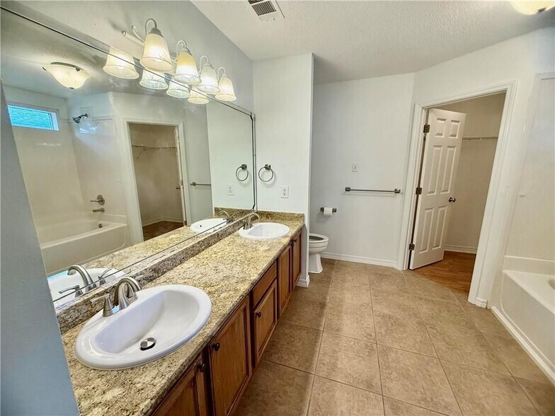 Building Photo - 106 Northchase Ct