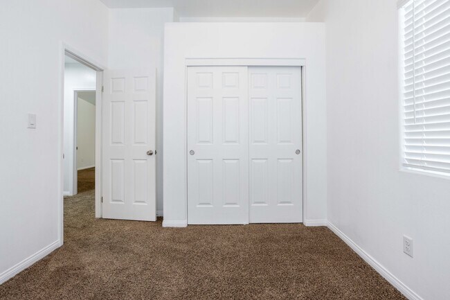 Building Photo - 6212 Ajooni Ct