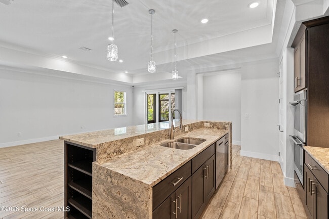 Building Photo - 82 Hubble Ln