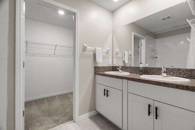 Building Photo - LIKE NEW Home For Rent in Sun City!
