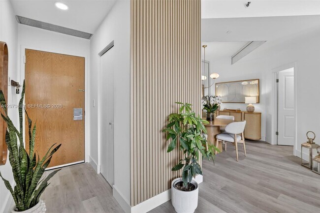 Building Photo - 20185 E Country Club Dr