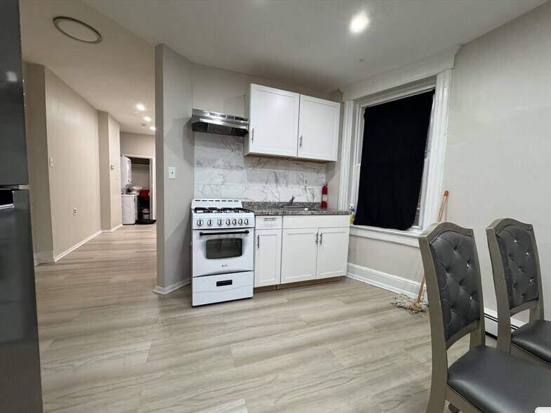 86 Bostwick Ave 1A - 95 Bostwick Ave