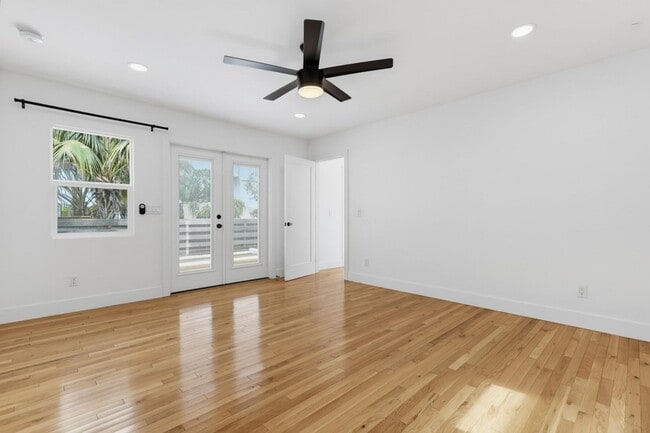 Building Photo - 4525 Saratoga Ave
