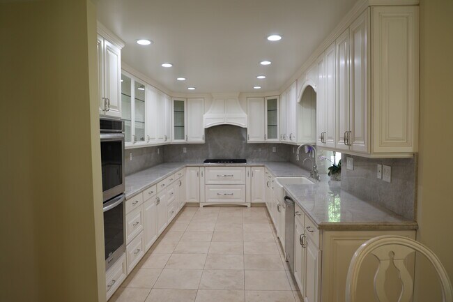 Building Photo - 10146 Janetta Way