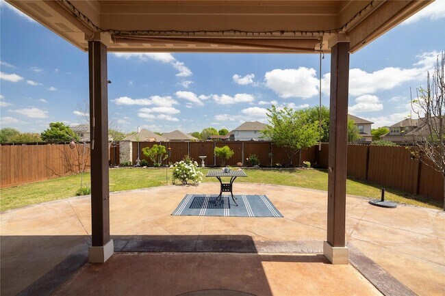 Building Photo - 304 Quarry Ln