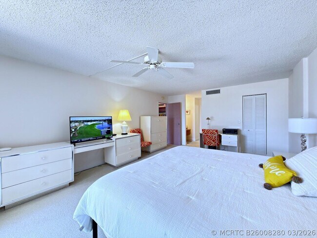 Building Photo - 3546 S Ocean Blvd