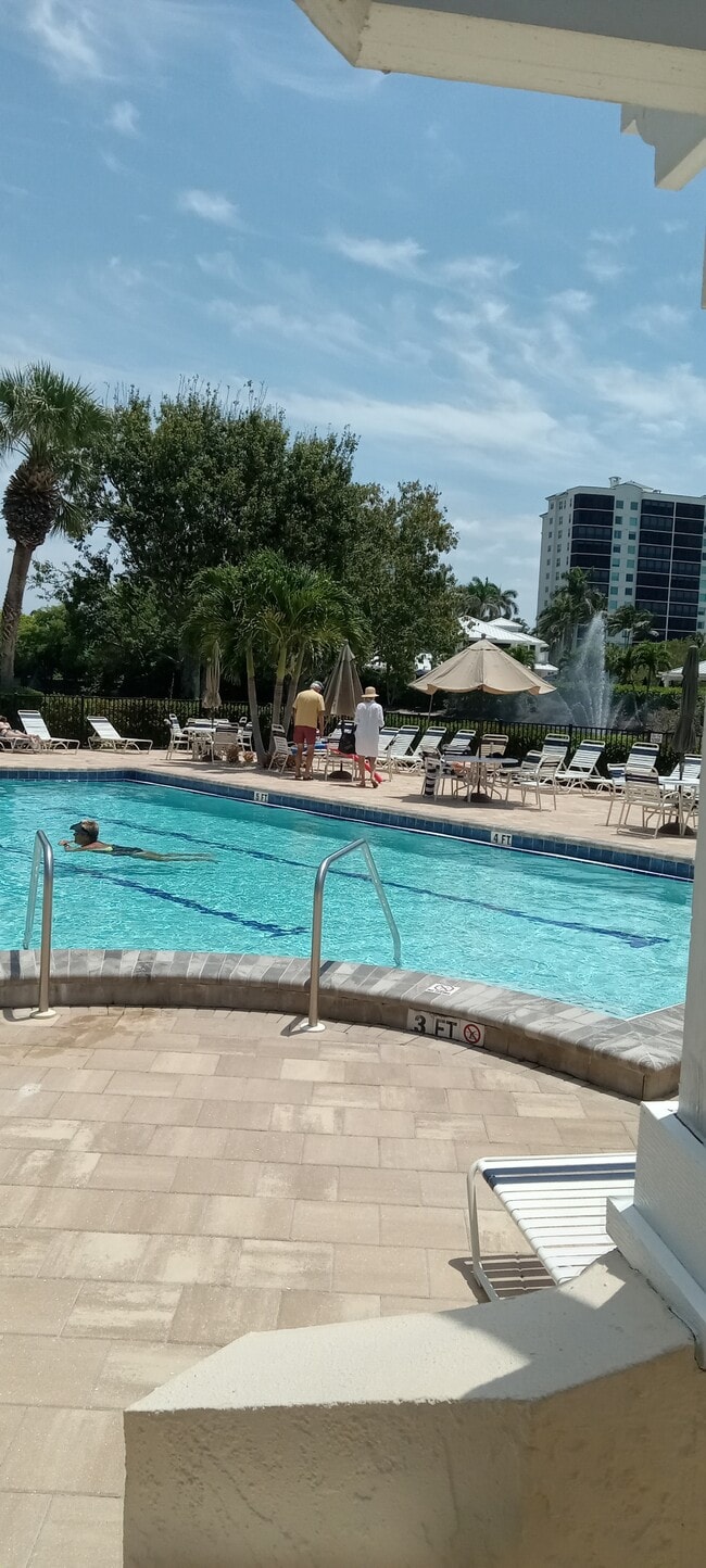 Building Photo - 320 Horse Creek Dr