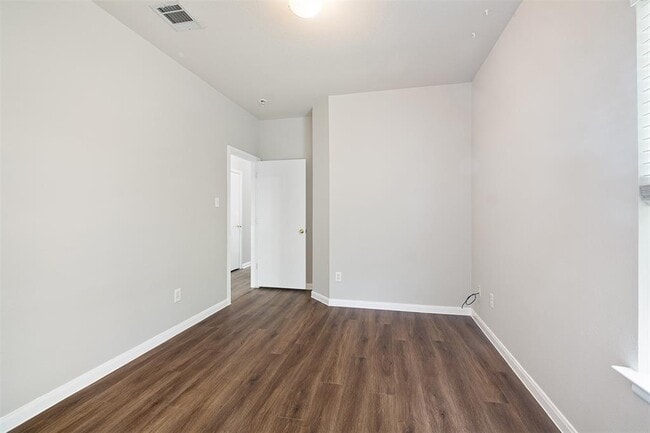 Building Photo - 2300 S Bagdad Rd