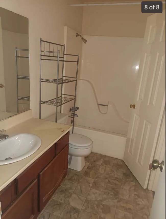 Building Photo - 8565 Glen Meadow Ln