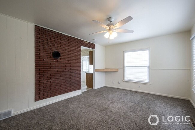 Building Photo - 809 E 50 S