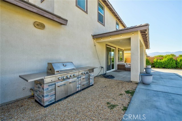 Building Photo - 50105 Rocamora St