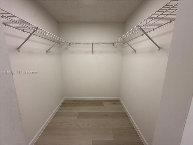 Building Photo - 185 SE 14th Terrace