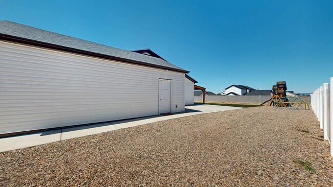 Building Photo - 4 Bedroom Home with 3 Car Garage in Enoch