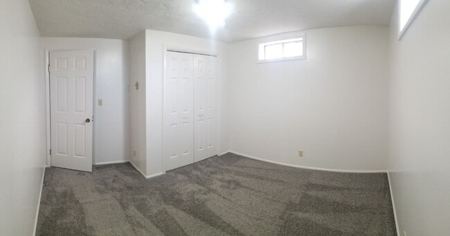 Building Photo - 4 Bed, 3 Bath HOME in Rexburg