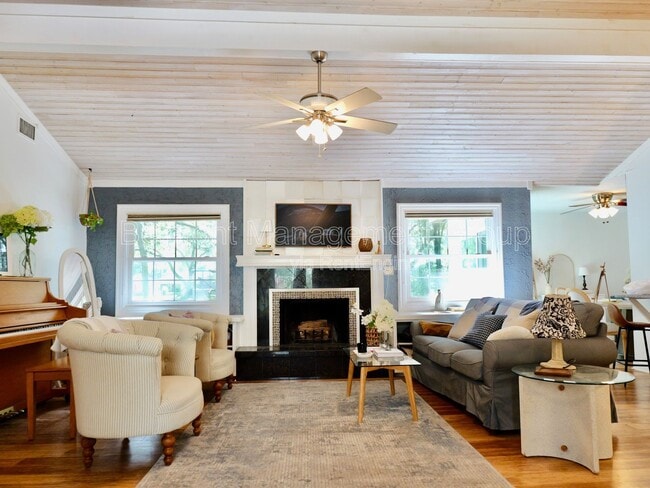 Building Photo - 5376 Majestic Island Cir