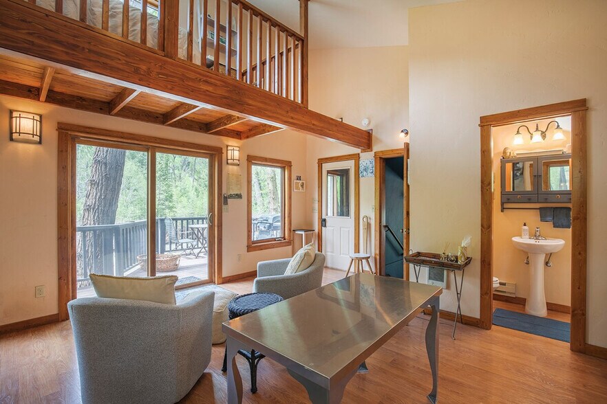 Building Photo - 15 Juniper Village Dr