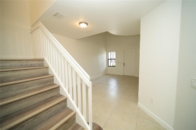 Building Photo - 10440 NW 61 Ln.