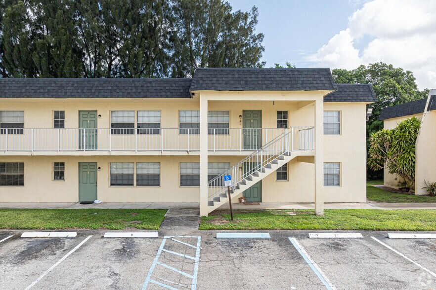 Additional Building View - Rex Terrace