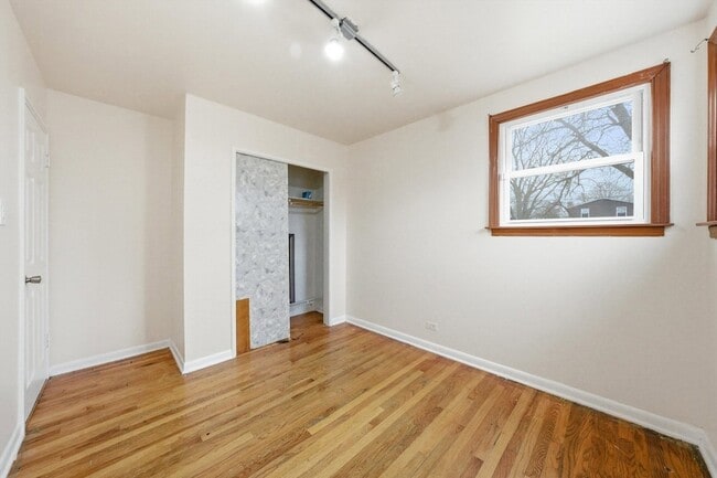 Building Photo - 4605 S Laramie Ave