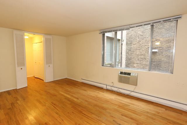 Building Photo - 1329 N Dearborn St