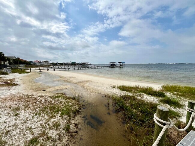 Building Photo - 220 Wynnehaven Beach Rd