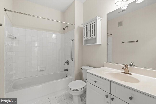 Building Photo - 5120 Donovan Dr