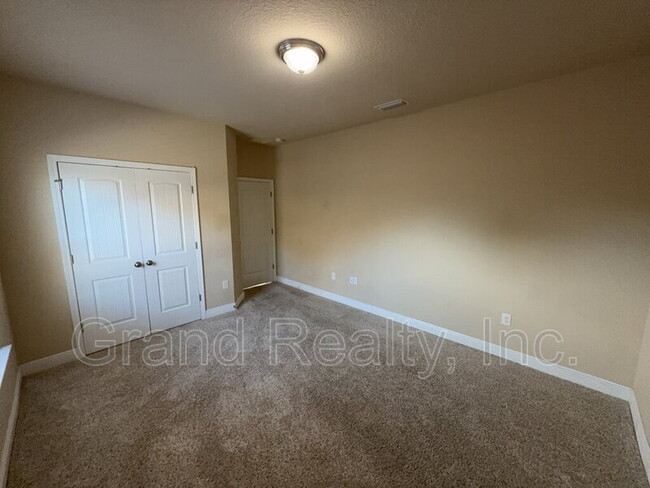 Building Photo - 4818 Dupont Cir