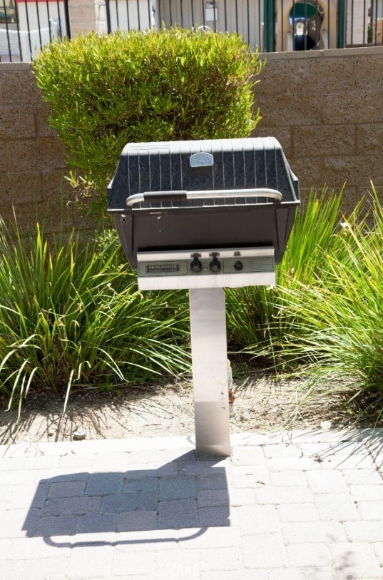 Building Photo - 920 Central