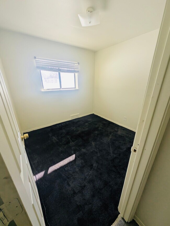 Building Photo - 1196 E Coldwater Rd