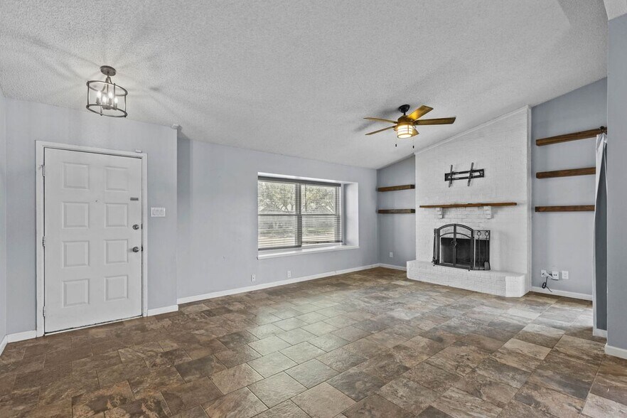 Building Photo - 5116 Canadian Ave