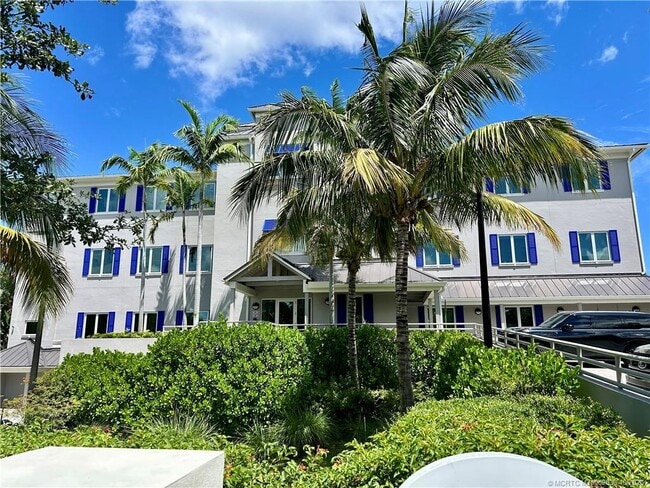 Building Photo - 411 SE Osceola St