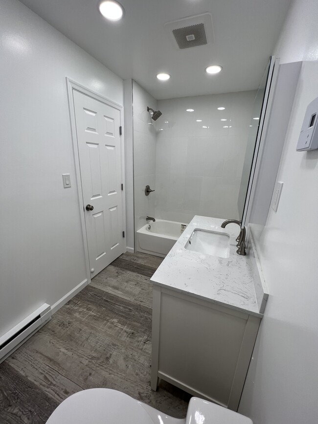 Building Photo - 109 Perrin Ave