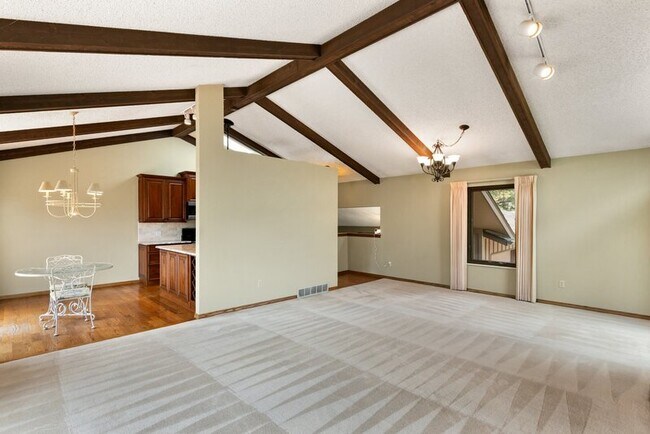 Building Photo - 106 Bevers Pl