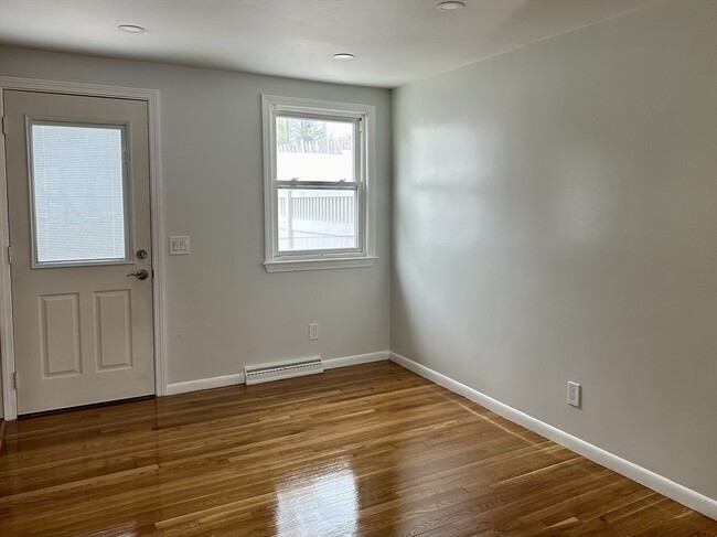 Building Photo - 27 Griggs Pl