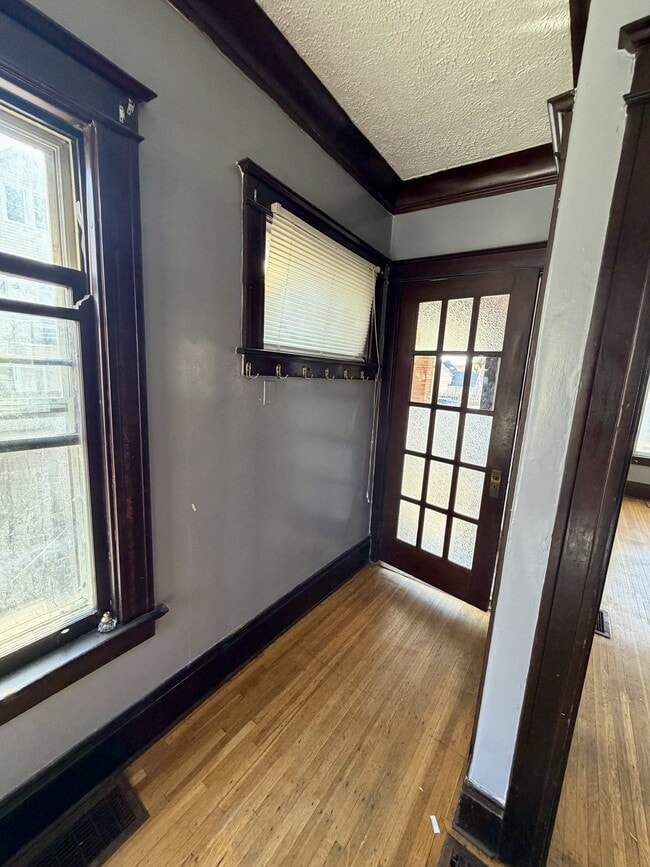 Building Photo - 98 Pierpont St