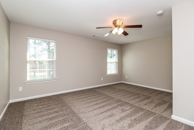 Building Photo - 5005 Amethyst Dr