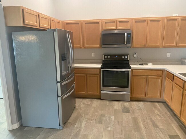 Building Photo - Beautiful Home Located In Tavares