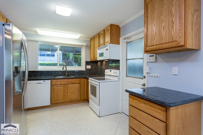 Building Photo - 44-703-703 Alakai St