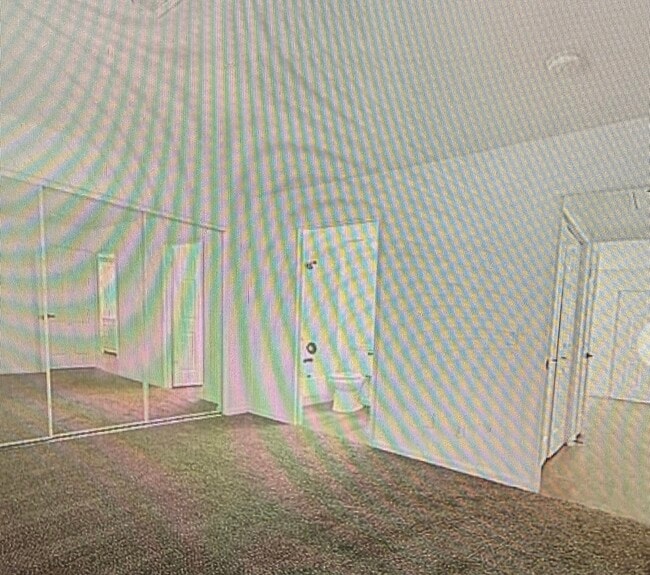 Building Photo - 2232 Benmore St