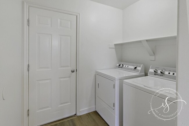 Building Photo - "Beautiful 3-Bed 2-Bath home with a large yard in Ivins!"