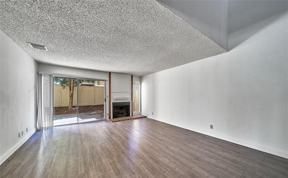 Building Photo - 18170 Andrea Cir S